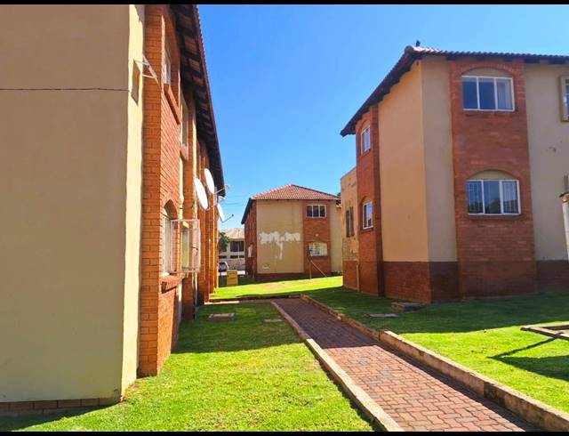 2 BEDROOM FLAT SOLD IN RENSBURG